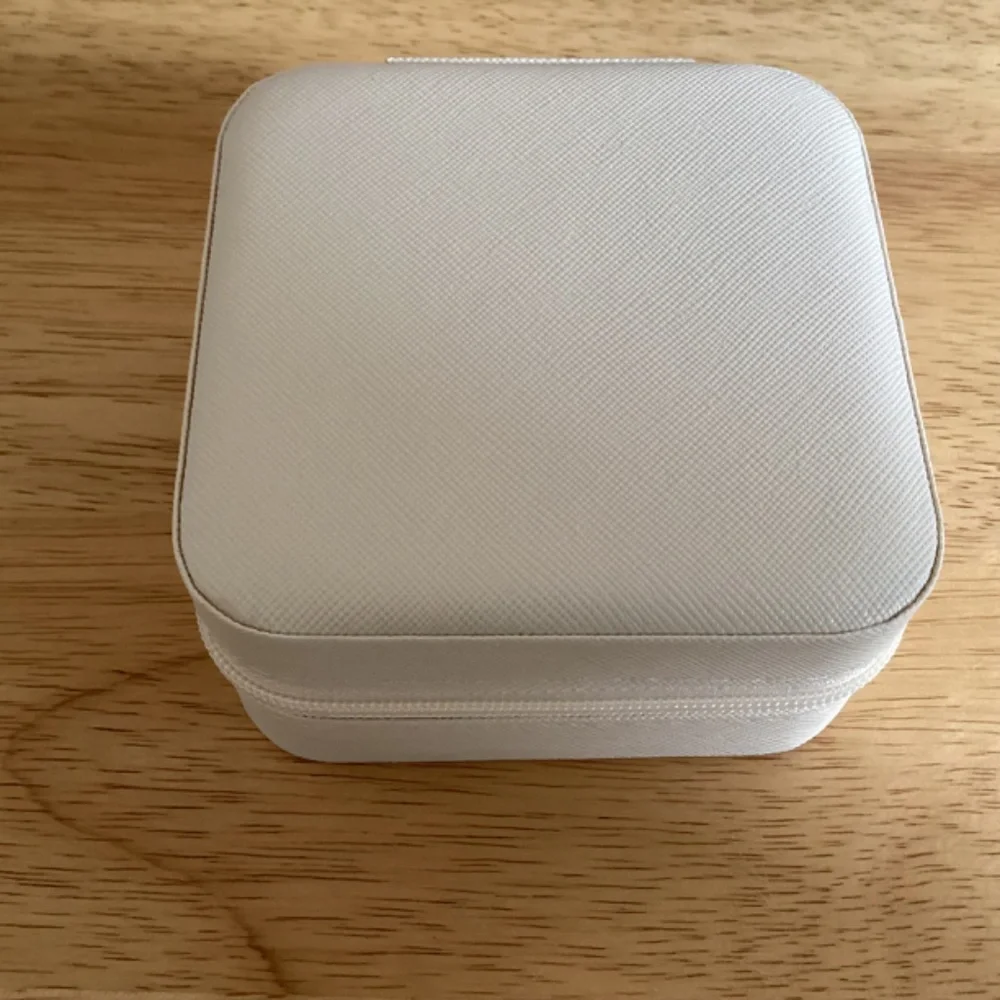 White Leather Jewelry Storage Box/Travel Box/Portable Jewelry Box